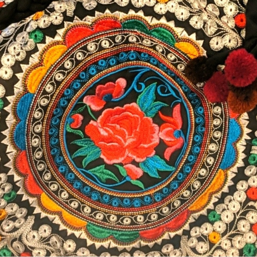 NWOT American Beauty Rose Embroidered Boho Zip Bag